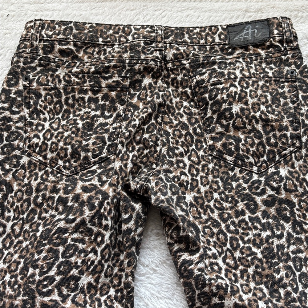Fun Leopard Print Jeans - Picture 7 of 9